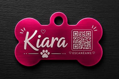 Placa HomeBack real de Kiara, en aluminio anodizado con QR grabado en láser